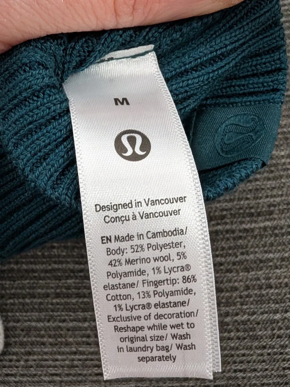 Lululemon Warm Revelation Gloves – Merino Wool Blend – Teal – Medium – NWT